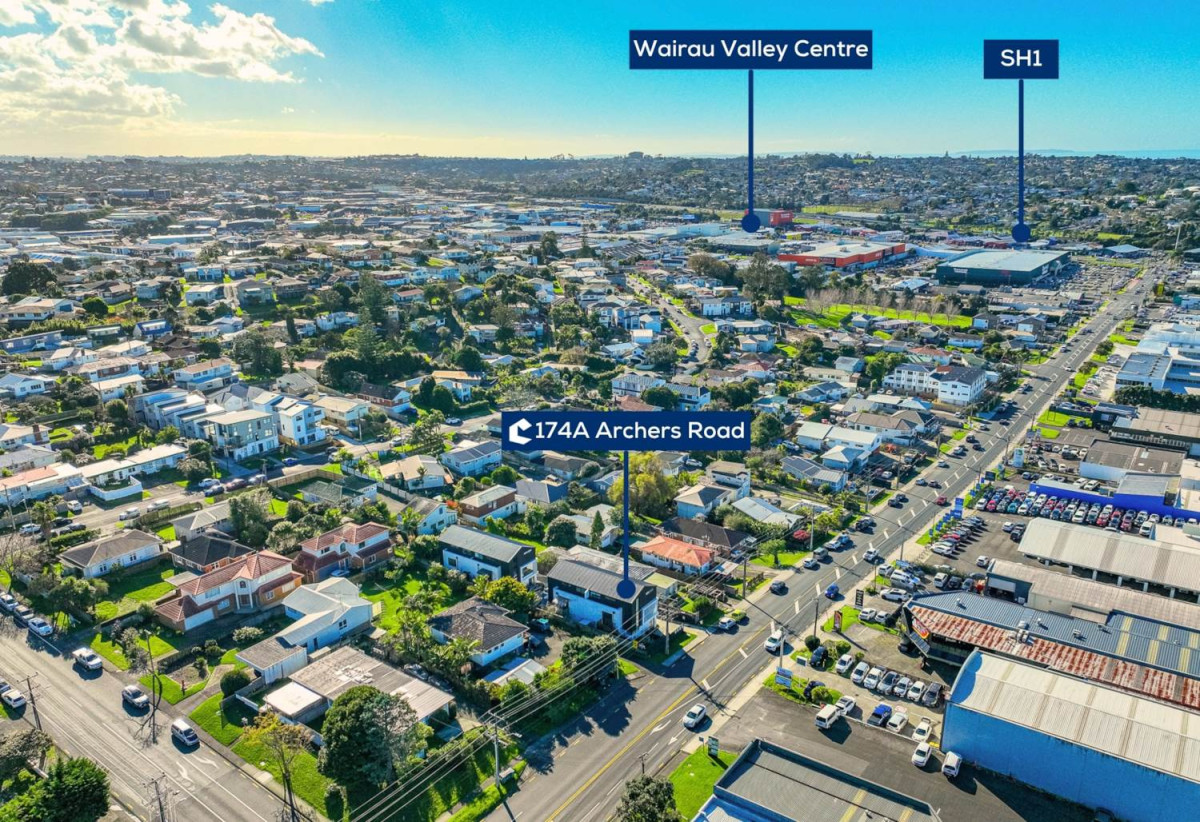 Double Westlake school zone, 4 beds (1 ensuite) 2.5 baths home with garage, 1 bed 1 bath ground floor, within walking distance to Pak’nSave, Golden Apple Supermarket, Patch Café, local shops, 0.6 km to Glenfield Intermediate School, 1.1 km to Sunnybrae Normal School and Westlake Boys’ High School, 1.3 km to Westlake Girls’ High School, 174A Archers Road, Glenfield, Auckland