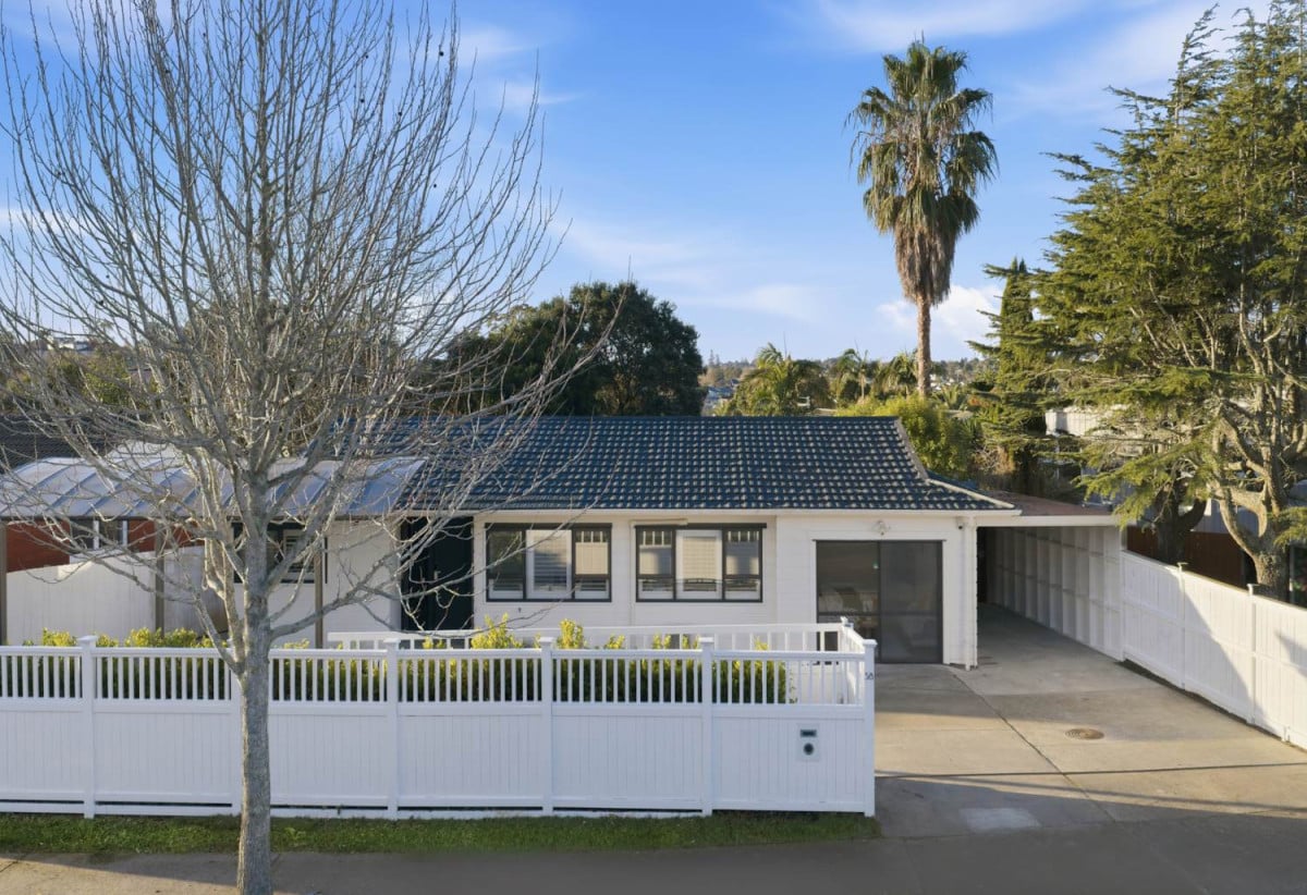 680m2 section with RC, EPA approved for 3-lot subdivision, 3 beds 1 bath house with carport, 58 Beechdale Crescent, Pakuranga Heights, Auckland