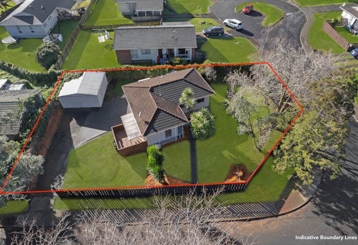 701m2 section, 3 beds 1 bath house with standalone double garage, close to schools, Papakura town centre, easy motorway access, 0.6 km to Redhill School, 1.6 km to Papakura Intermediate, 1.9 km to Papakura High School, 6 Redcrest Avenue, Red Hill, Auckland