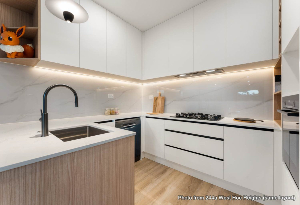 626m2 section, Built by Mars Living Construction, and presented as the development’s show home, 5 beds 3 baths house with double garage, 1 ensuite ground floor, Central air-conditioning with individual room controls, Underfloor heating in bathrooms, 0.5 km to Nukumea School, 2 km to Orewa College, 244B West Hoe Heights, Orewa, Auckland