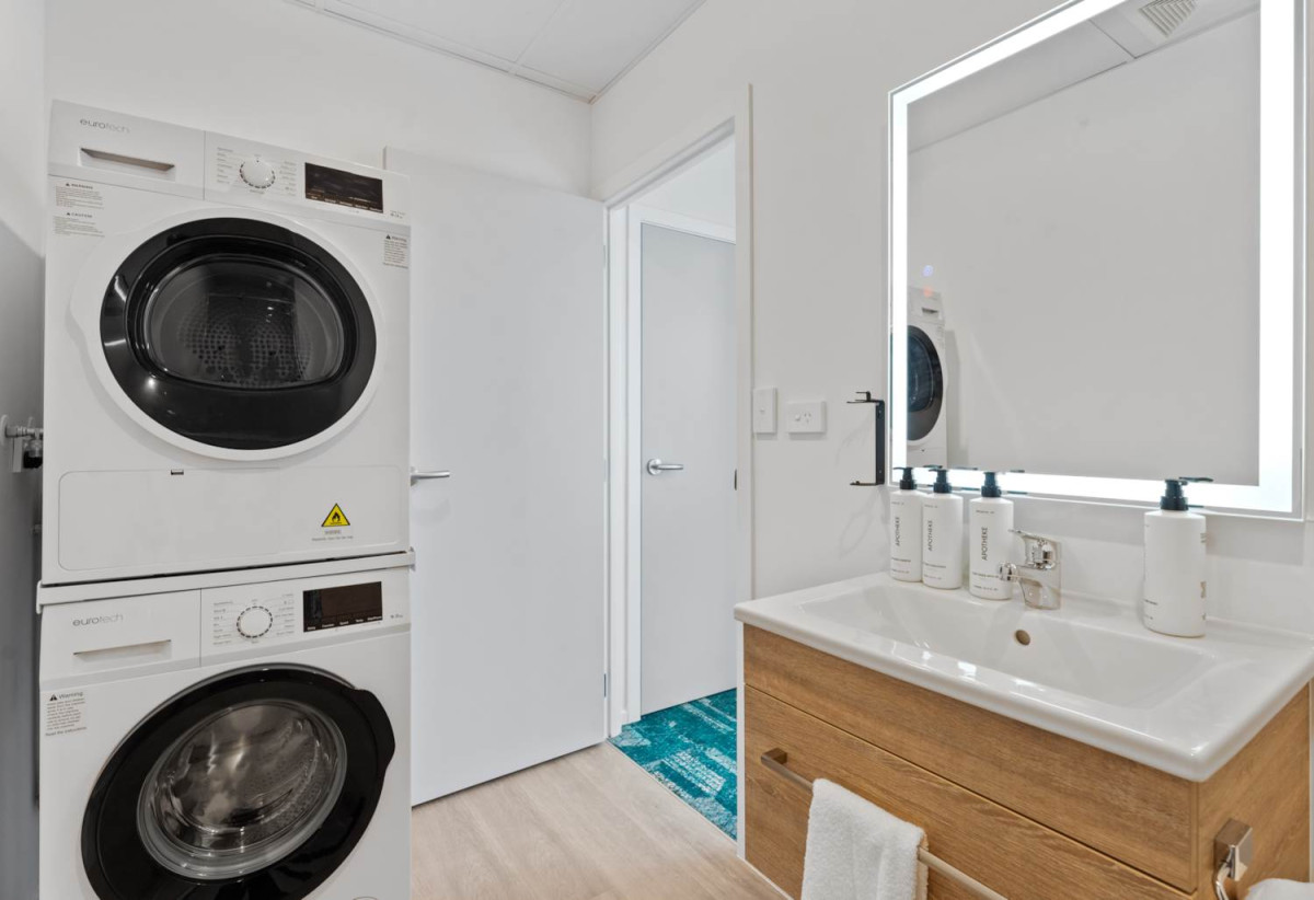 Fully managed hotel unit, Only 20 units remaining, Studio and One Bedroom hotels – 24m-41m2 – Priced from $254,999 to $409,999 – (Including carpark) Plus GST, your investment is operated under one of the world’s leading hospitality brands as well as Personal use of your unit available to you on your own trips to Auckland. 20 Park Avenue (Hotel), Ellerslie, Auckland