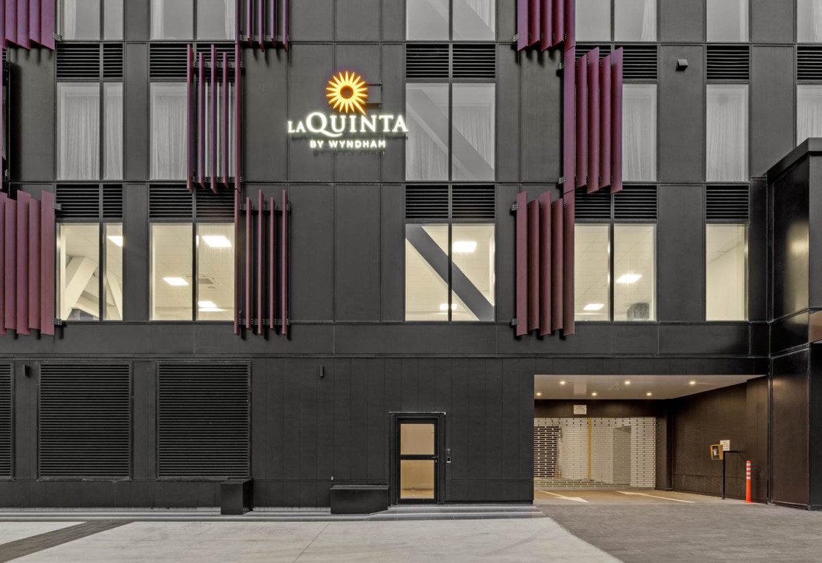 40 Apartments Released as Developer Moves on, Studio – 30m2 – Priced at $345,000, One bedroom – 43-61m2 – Pricing from $535,000, Two bedroom – 66-76m2 – Pricing from $699,000, Dual Key – 76m2 – Priced at $899,000, Cafés and restaurants are within walking distance, 20 Park Avenue (Residential), Ellerslie, Auckland