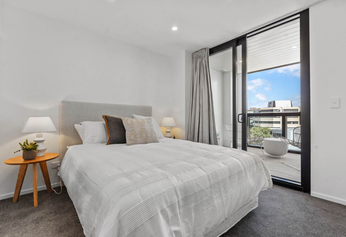40 Apartments Released as Developer Moves on, Studio – 30m2 – Priced at $345,000, One bedroom – 43-61m2 – Pricing from $535,000, Two bedroom – 66-76m2 – Pricing from $699,000, Dual Key – 76m2 – Priced at $899,000, Cafés and restaurants are within walking distance, 20 Park Avenue (Residential), Ellerslie, Auckland