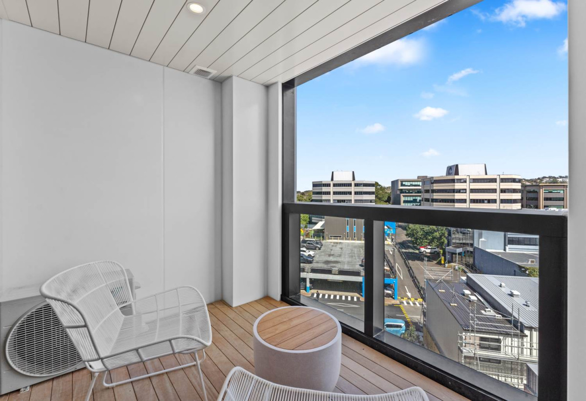 40 Apartments Released as Developer Moves on, Studio – 30m2 – Priced at $345,000, One bedroom – 43-61m2 – Pricing from $535,000, Two bedroom – 66-76m2 – Pricing from $699,000, Dual Key – 76m2 – Priced at $899,000, Cafés and restaurants are within walking distance, 20 Park Avenue (Residential), Ellerslie, Auckland
