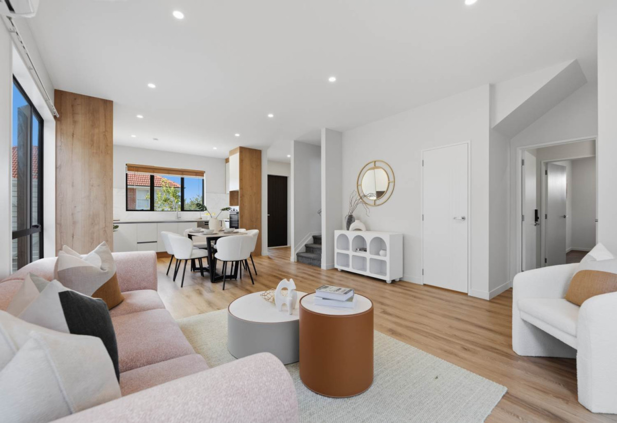 Motivated vendors, 5 Beds (2 ensuites) 3.5 baths house with double garage, 1 ensuite ground floor, close to schools, Lynn Mall, 0.5 km to Kelston Girls’ College, 0.6 km to Kelston School, 1 km to Kelston Boys’ High School, 1A Maunder Place, New Lynn, Auckland