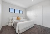 Motivated vendors, 5 Beds (2 ensuites) 3.5 baths house with double garage, 1 ensuite ground floor, close to schools, Lynn Mall, 0.5 km to Kelston Girls’ College, 0.6 km to Kelston School, 1 km to Kelston Boys’ High School, 1A Maunder Place, New Lynn, Auckland