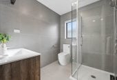Motivated vendors, 5 Beds (2 ensuites) 3.5 baths house with double garage, 1 ensuite ground floor, close to schools, Lynn Mall, 0.5 km to Kelston Girls’ College, 0.6 km to Kelston School, 1 km to Kelston Boys’ High School, 1A Maunder Place, New Lynn, Auckland