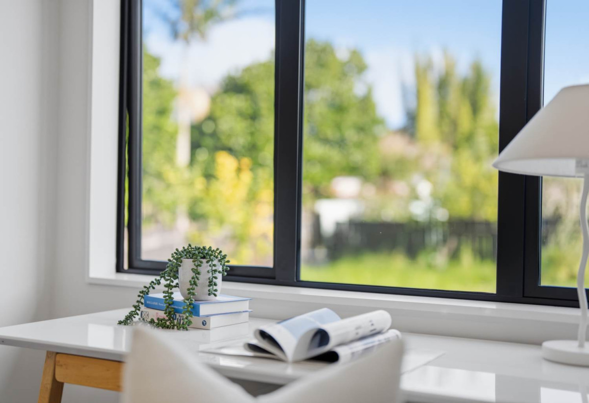 Motivated vendors, 5 Beds (2 ensuites) 3.5 baths house with double garage, 1 ensuite ground floor, close to schools, Lynn Mall, 0.5 km to Kelston Girls’ College, 0.6 km to Kelston School, 1 km to Kelston Boys’ High School, 1A Maunder Place, New Lynn, Auckland