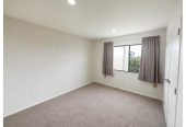 For rent, 2 kitchens, 5 beds (1 ensuite) 3.5 baths house with double garage and 2 beds granny, available 11th July, 62 Lime Hill Rise, Flat Bush, Auckland