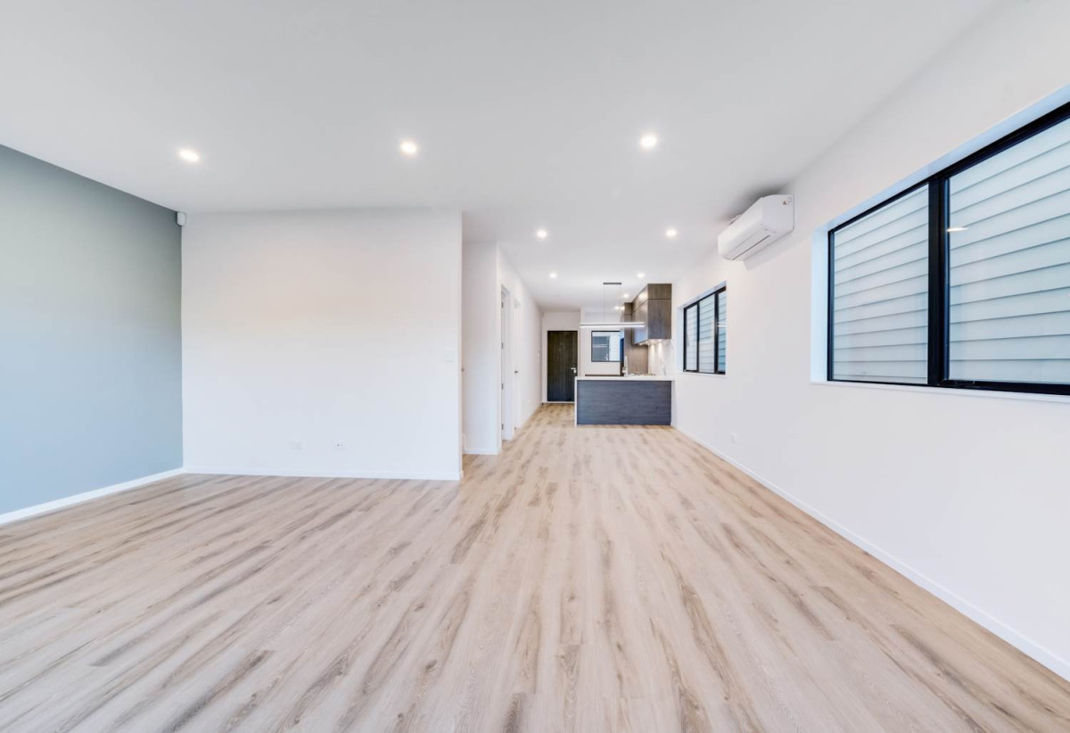 Macleans College zone, Freehold 4 beds 3 baths home with garage, 0.3 km to Macleans Primary School, 0.6 km to Macleans College, 0.7 km to Bucklands Beach Intermediate, 25A Jandell Crescent, Bucklands Beach, Auckland