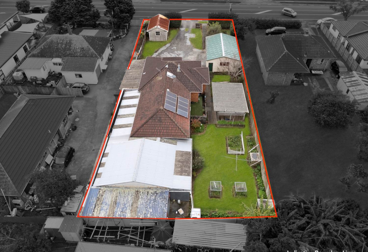 Vendors have committed to their ”Plan B”, Auction Must Sell, 1012m2 section with RC approved for 6 lots subdivision, Brick and tile 3 beds 2 baths house with garage and workshop, 0.2 km to Manurewa High School, 50 Browns Road, Manurewa, Auckland