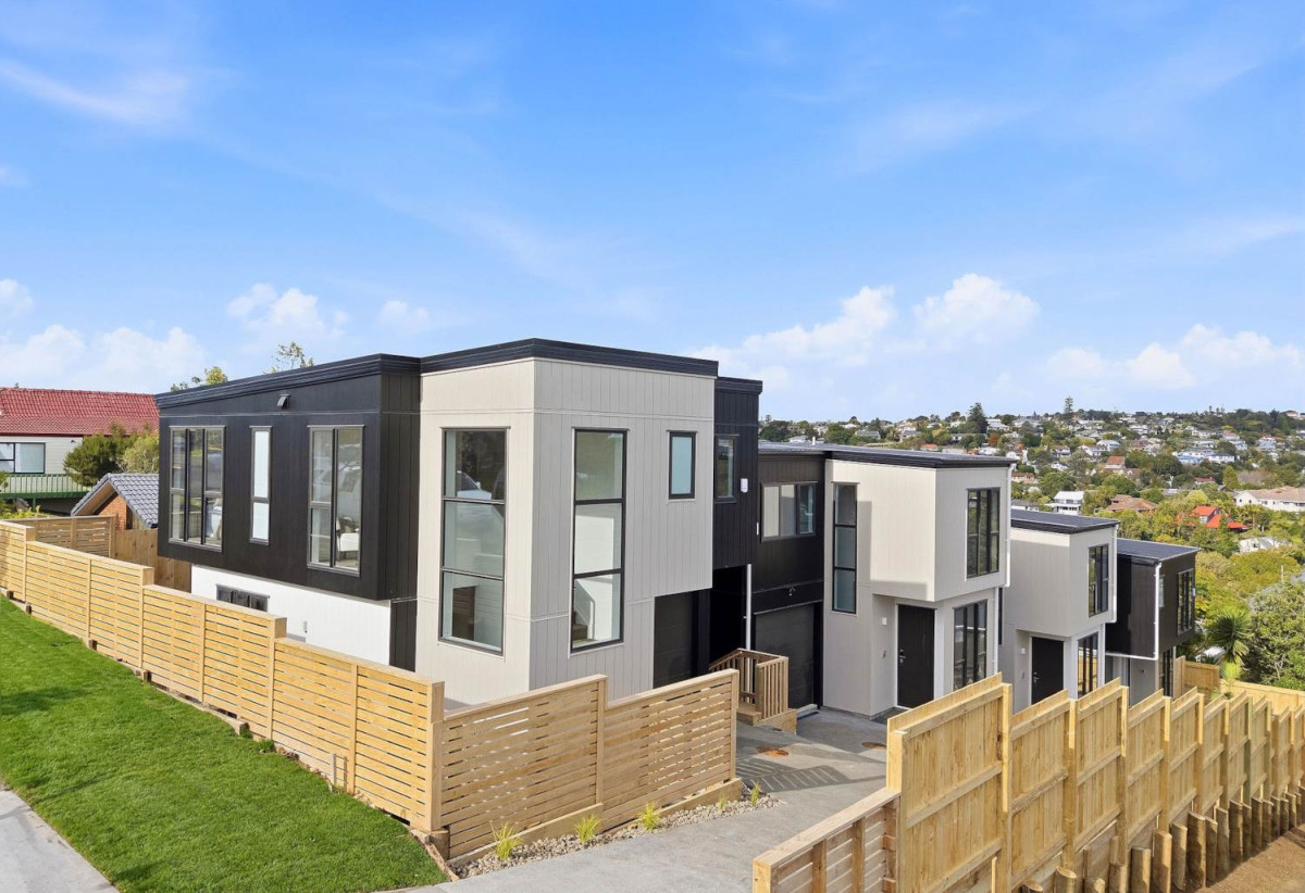 Directly opposite Sherwood Primary School, Brandnew standalone 4 beds 2.5 baths home with garage, close to schools, local shops, parks, beach, Zoned for Sherwood Primary, Northcross Intermediate and Long Bay College, Lot2/15 Montclair Rise, Browns Bay, Auckland