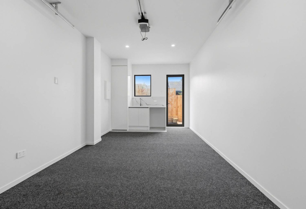 Directly opposite Sherwood Primary School, Brandnew standalone 4 beds 2.5 baths home with garage, close to schools, local shops, parks, beach, Zoned for Sherwood Primary, Northcross Intermediate and Long Bay College, Lot4/15 Montclair Rise, Browns Bay, Auckland