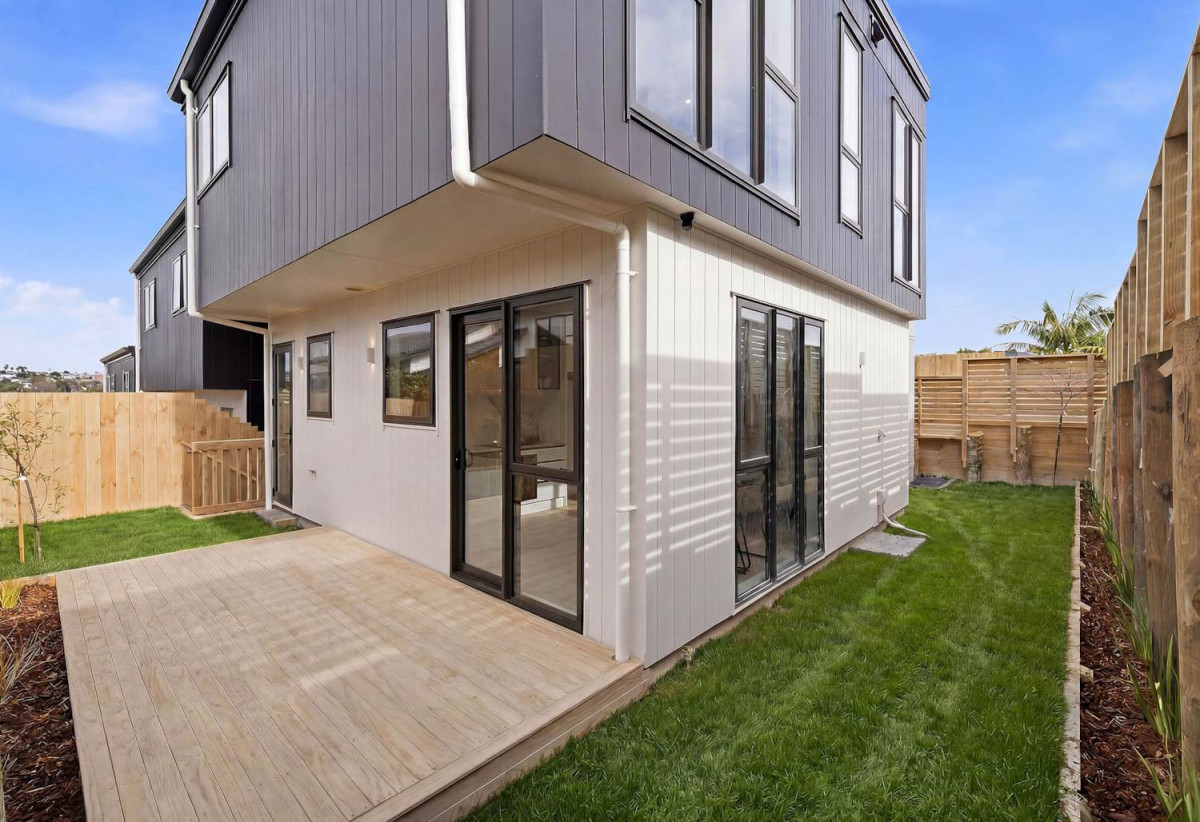 Directly opposite Sherwood Primary School, Brandnew standalone 4 beds 2.5 baths home with garage, close to schools, local shops, parks, beach, Zoned for Sherwood Primary, Northcross Intermediate and Long Bay College, 15 Montclair Rise, Browns Bay, Auckland