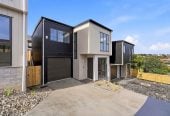 Directly opposite Sherwood Primary School, Brandnew standalone 4 beds 2.5 baths home with garage, close to schools, local shops, parks, beach, Zoned for Sherwood Primary, Northcross Intermediate and Long Bay College, Lot3/15 Montclair Rise, Browns Bay, Auckland