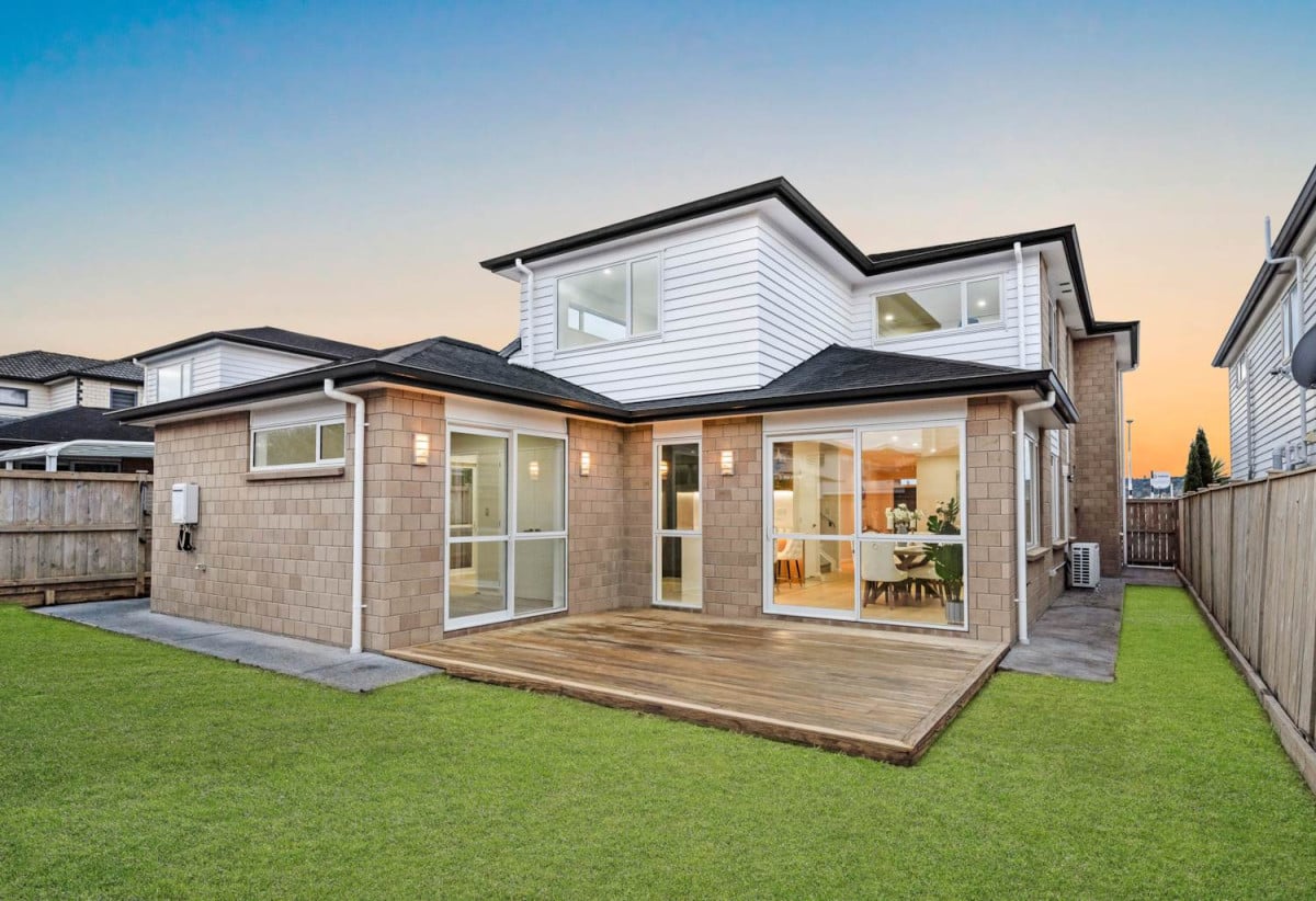 Opposite Ormiston school, Renovated 5 beds 3.5 baths house with double garage and 2 beds granny, Underfloor heating (kitchen tiles & bathrooms) + Central vacuum & ventilation, 0.3 km to Ormiston Primary School, 0.4 km to Ormiston Junior College and Ormiston Senior College, 57 Kerrykeel Drive, Flat Bush, Auckland