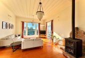 For rent, 4 beds (1 ensuite) 2 bathshouse with double garage, Private beach access, Expansive waterfront grounds, available 24th July, 700 Pukapuka Road, Mahurangi West, Auckland