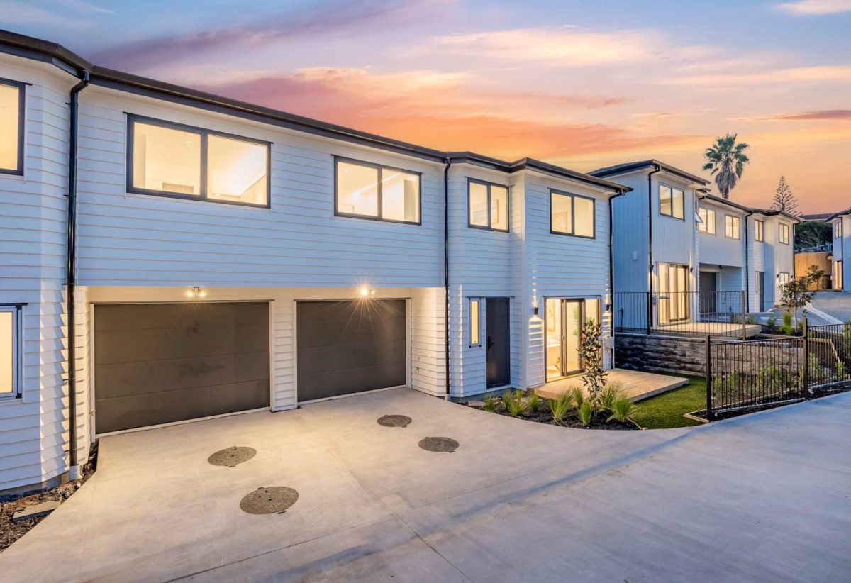 Brandnew 3 beds 2.5 baths home with garage, located opposite childcare facilities and local shops, close to schools, park, golf club, 0.4 km to Lynfield College, 0.7 km to Marshall Laing School, 1.1 km to Halsey Drive School, Lot 6/3 Commodore Drive, Lynfield, Auckland