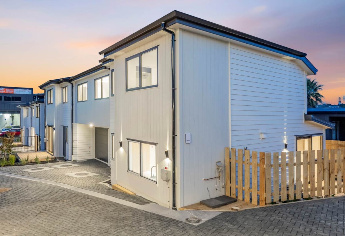 Brandnew 3 beds 2.5 baths home with garage, located opposite childcare facilities and local shops, close to schools, park, golf club, 0.4 km to Lynfield College, 0.7 km to Marshall Laing School, 1.1 km to Halsey Drive School, Lot 6/3 Commodore Drive, Lynfield, Auckland