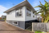3 beds 2 baths house with carport, downstairs two large multipurpose rooms, close to schools, shops, reserves, 0.3 km to Beach Haven School, 1 km to Birkdale Intermediate School, 1/278 Rangatira Road, Beach Haven, Auckland