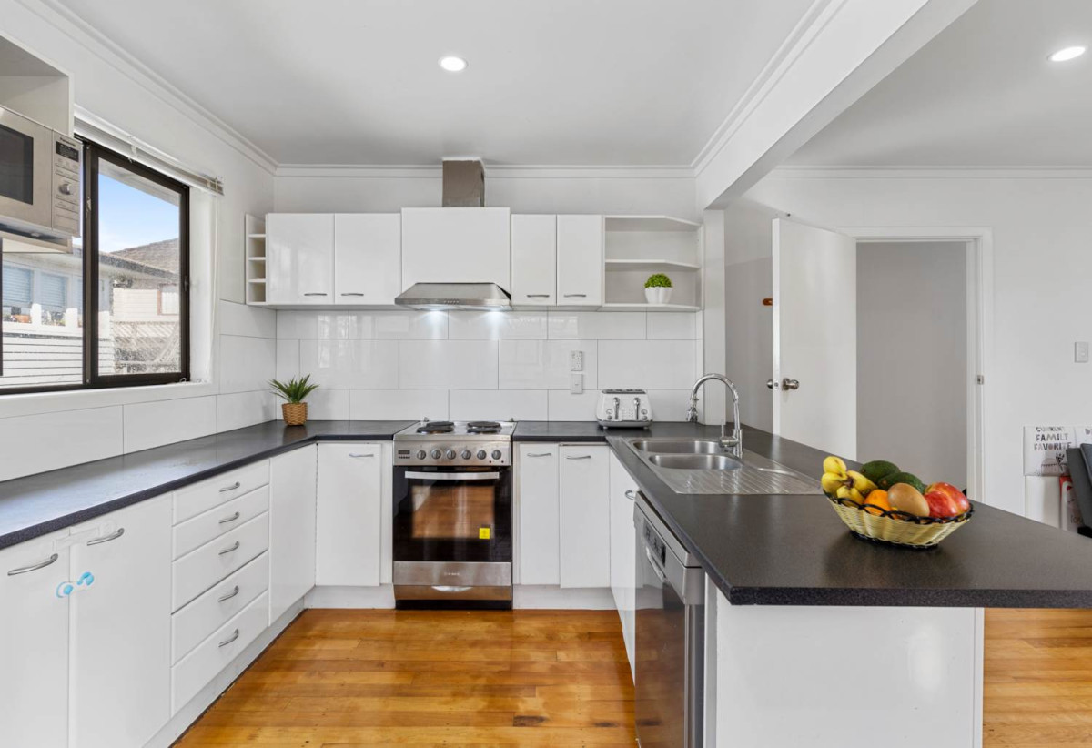 3 beds 2 baths house with carport, downstairs two large multipurpose rooms, close to schools, shops, reserves, 0.3 km to Beach Haven School, 1 km to Birkdale Intermediate School, 1/278 Rangatira Road, Beach Haven, Auckland
