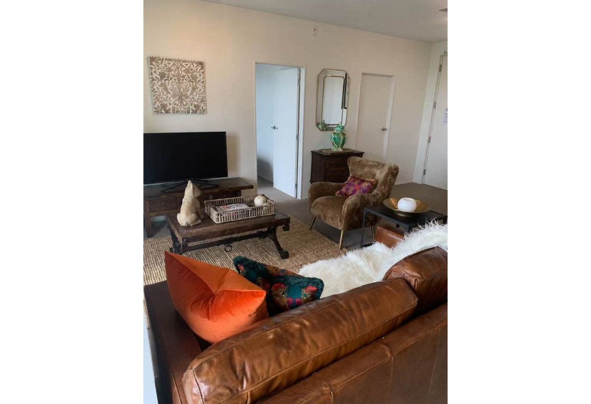 Auckland Girls’ Grammar School zone, 66m2 Leasehold 2 beds 2 baths apartment with car park, just a short walk from Commercial Bay, Queen Street, 2 km to Auckland Girls’ Grammar School, 607/2 Beach Road, City Centre, Auckland
