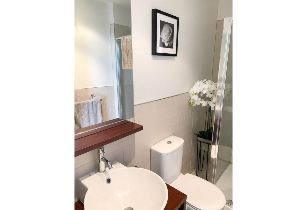 Auckland Girls’ Grammar School zone, 66m2 Leasehold 2 beds 2 baths apartment with car park, just a short walk from Commercial Bay, Queen Street, 2 km to Auckland Girls’ Grammar School, 607/2 Beach Road, City Centre, Auckland