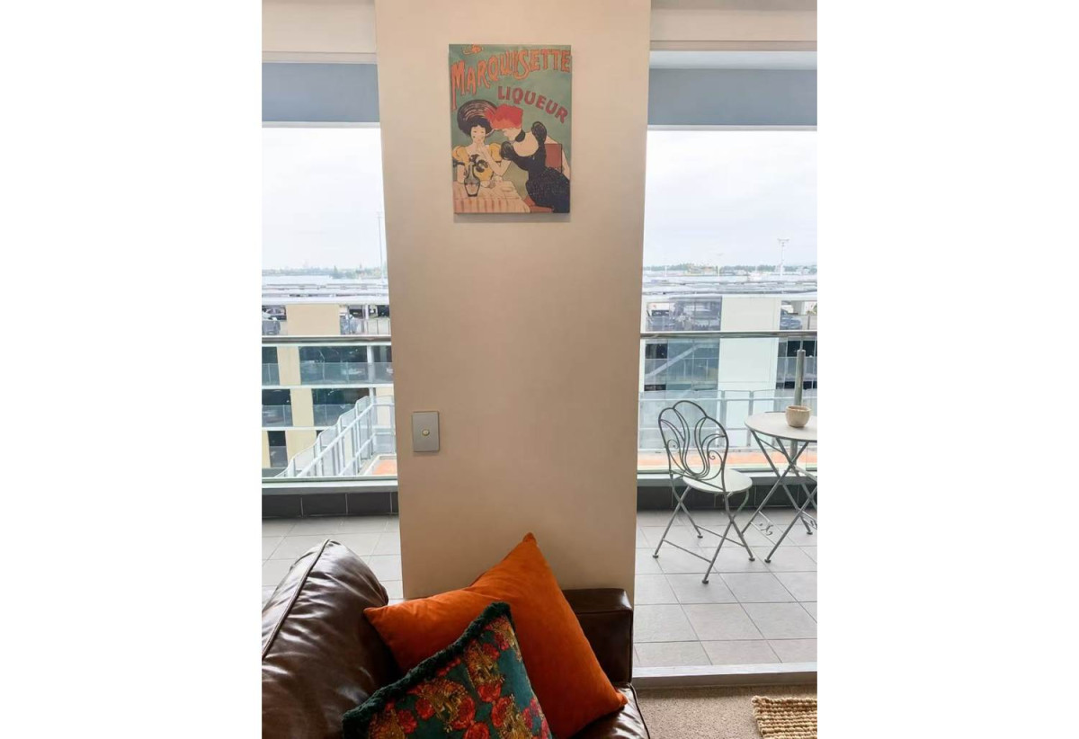 Auckland Girls’ Grammar School zone, 66m2 Leasehold 2 beds 2 baths apartment with car park, just a short walk from Commercial Bay, Queen Street, 2 km to Auckland Girls’ Grammar School, 607/2 Beach Road, City Centre, Auckland
