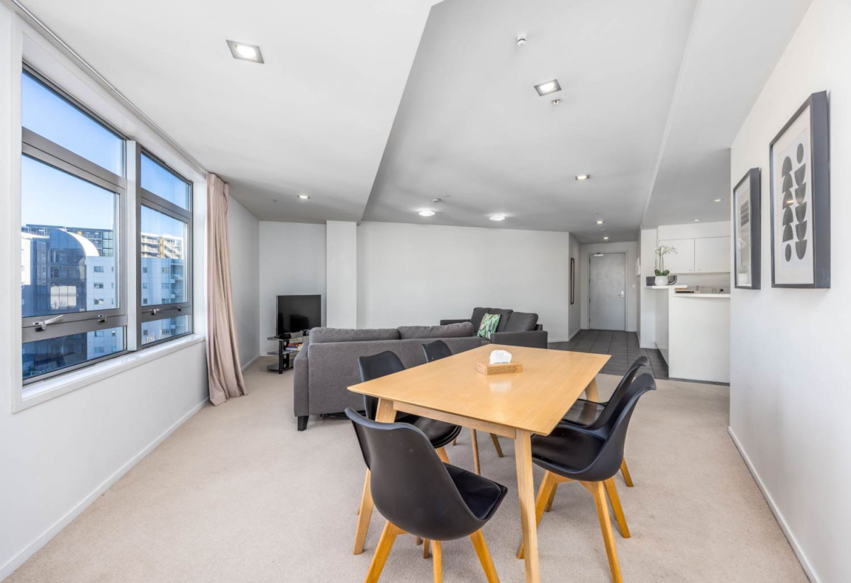 Must Sell, Auckland Girls’ Grammar School zone, Pet-friendly, 110m2 Freehold 2 beds (1 ensuite) 2 baths apartment with car park, 2 good-sized bedrooms, both with sliders access to the balcony, move-in ready, 0.6 km to Auckland Girls’ Grammar School, 7D/205-215 Hobson Street, City Centre, Auckland