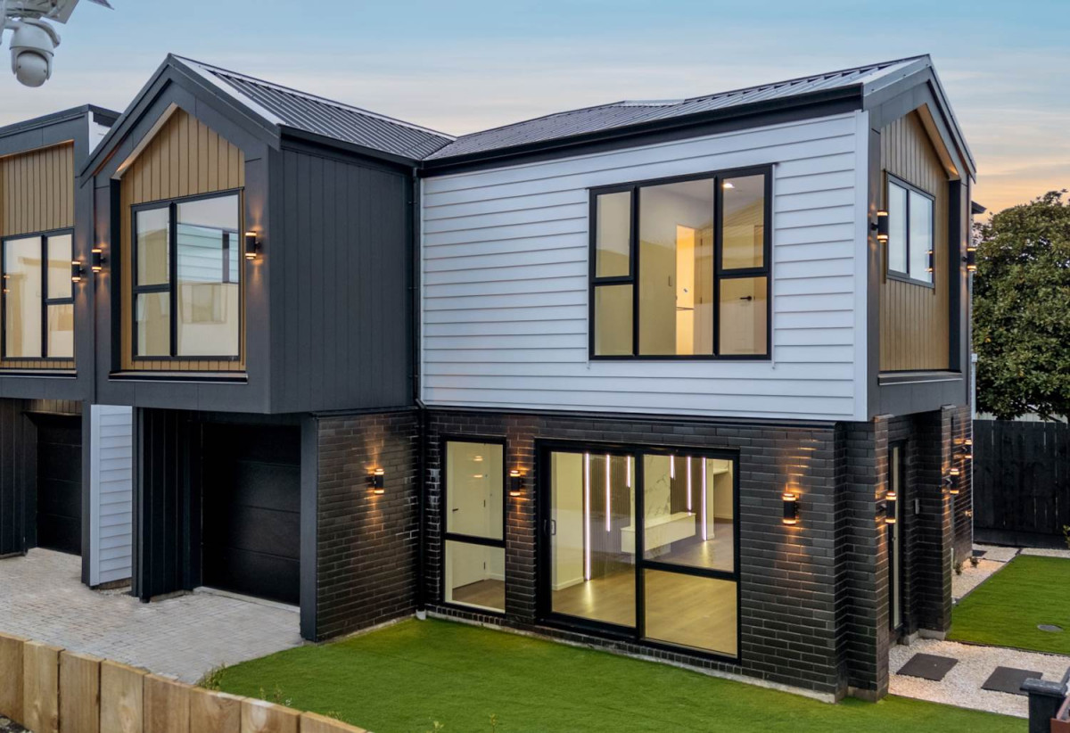 10-Year Building Warranty, Brandnew standalone 4 beds 2.5 baths home with garage, close to shopping centres, schools, parks, and everyday amenities, 0.3 km to Edgewater College, 1.1 km to Anchorage Park School, 1.2 km to Pakuranga Intermediate, Lot 4/106 Edgewater Drive, Pakuranga, Auckland