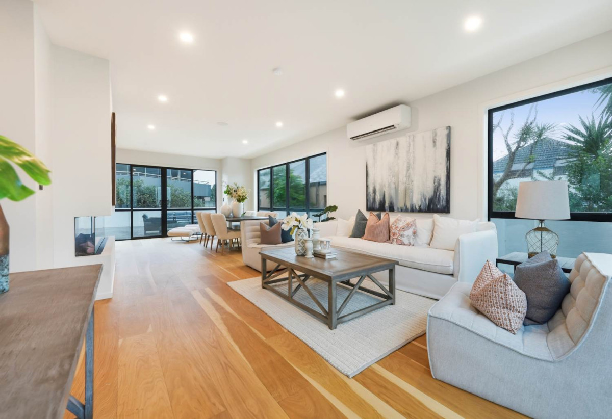 Macleans College zone, 231m2 Brandnew standalone 4 beds (2 ensuites) 3.5 baths house with double garage on 414m2 section, move-in ready, nearby the beach, 0.7 km to Bucklands Beach Primary School, 1.3 km to Macleans College and Bucklands Beach Intermediate, 18B The Esplanade, Eastern Beach, Auckland