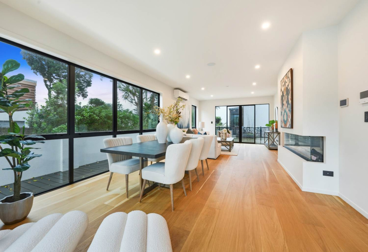 Macleans College zone, 231m2 Brandnew standalone 4 beds (2 ensuites) 3.5 baths house with double garage on 414m2 section, move-in ready, nearby the beach, 0.7 km to Bucklands Beach Primary School, 1.3 km to Macleans College and Bucklands Beach Intermediate, 18B The Esplanade, Eastern Beach, Auckland