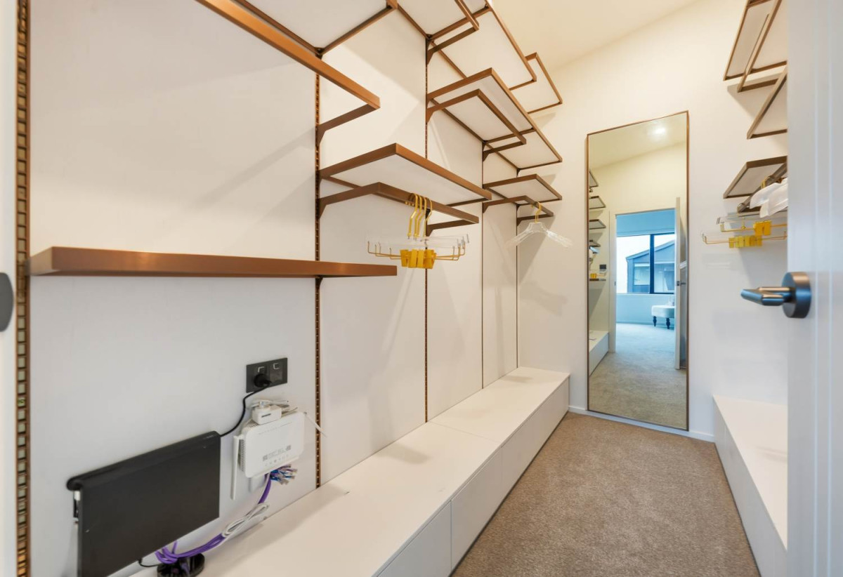 Macleans College zone, 231m2 Brandnew standalone 4 beds (2 ensuites) 3.5 baths house with double garage on 414m2 section, move-in ready, nearby the beach, 0.7 km to Bucklands Beach Primary School, 1.3 km to Macleans College and Bucklands Beach Intermediate, 18B The Esplanade, Eastern Beach, Auckland