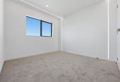 2 kitchens, 180m2 Brandnew 5 beds (1 ensuite) 3 baths house, double garage, 2 beds granny, 189 Otuwairoa Esplanade, Papakura, Auckland