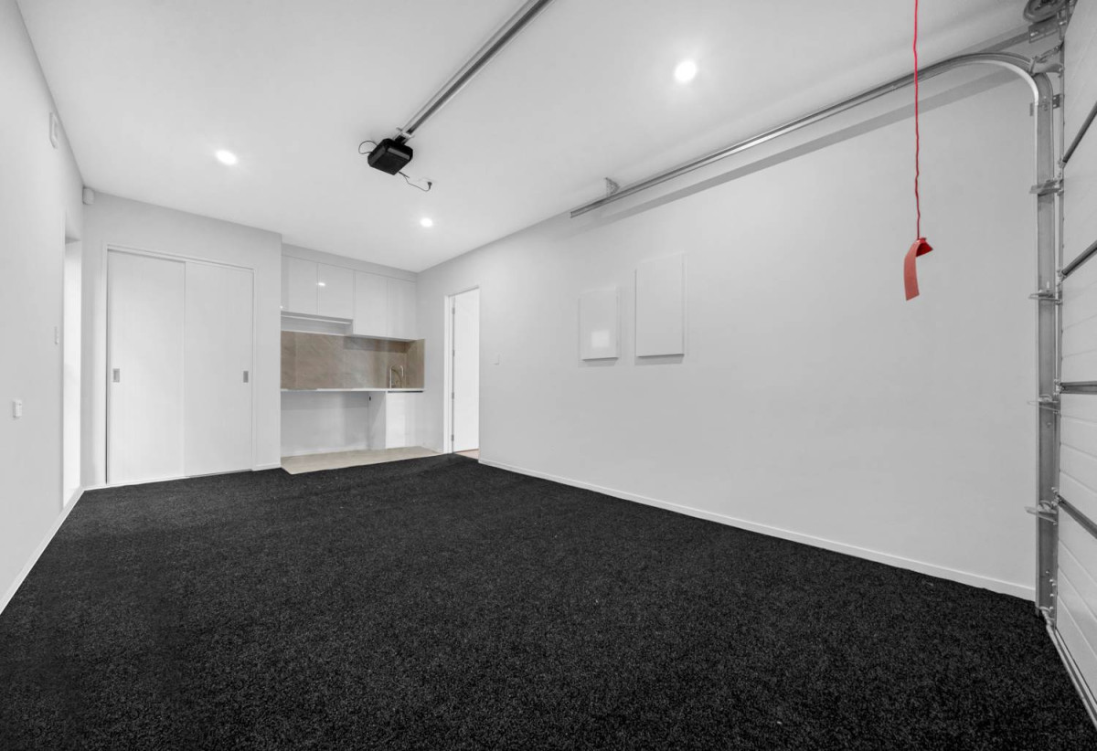 Brandnew 5 beds (3 ensuites) 4.5 baths house with garage, 4 + 1 layout, 1 ensuite ground floor, 16 Star Cross Road, Karaka, Auckland