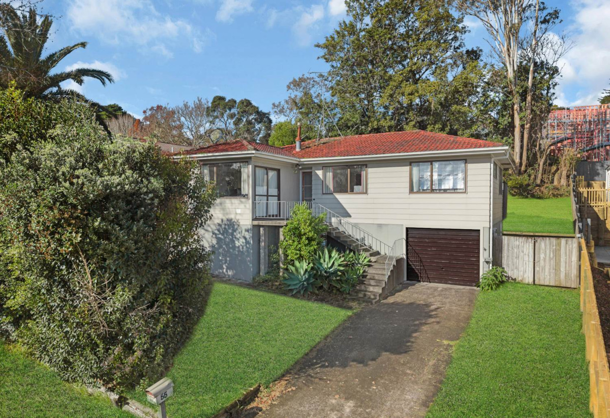 Rangitoto College zone, 3 beds 1 bath house on 650m2 section, with RC, EPA approved for 3 standalone 5 beds 4 baths double garage homes, 55 Oaktree Avenue, Browns Bay, Auckland
