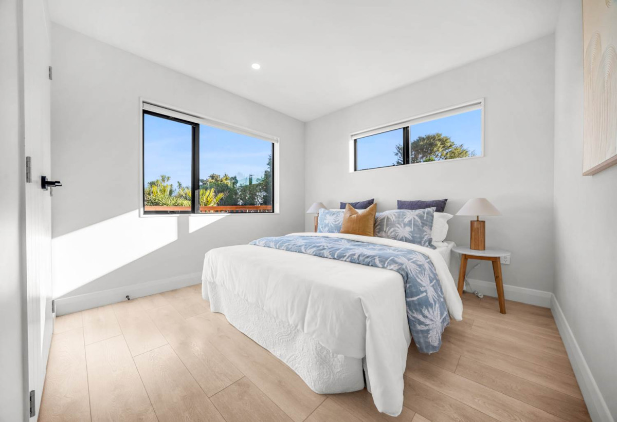 750m2 section backs directly onto a reserve, 2 kitchens 6 beds (2 ensuites) 5 baths house, triple garage, 2 beds granny, 9 Wyon Way, Flat Bush, Auckland