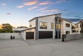 750m2 section backs directly onto a reserve, 2 kitchens 6 beds (2 ensuites) 5 baths house, triple garage, 2 beds granny, 9 Wyon Way, Flat Bush, Auckland