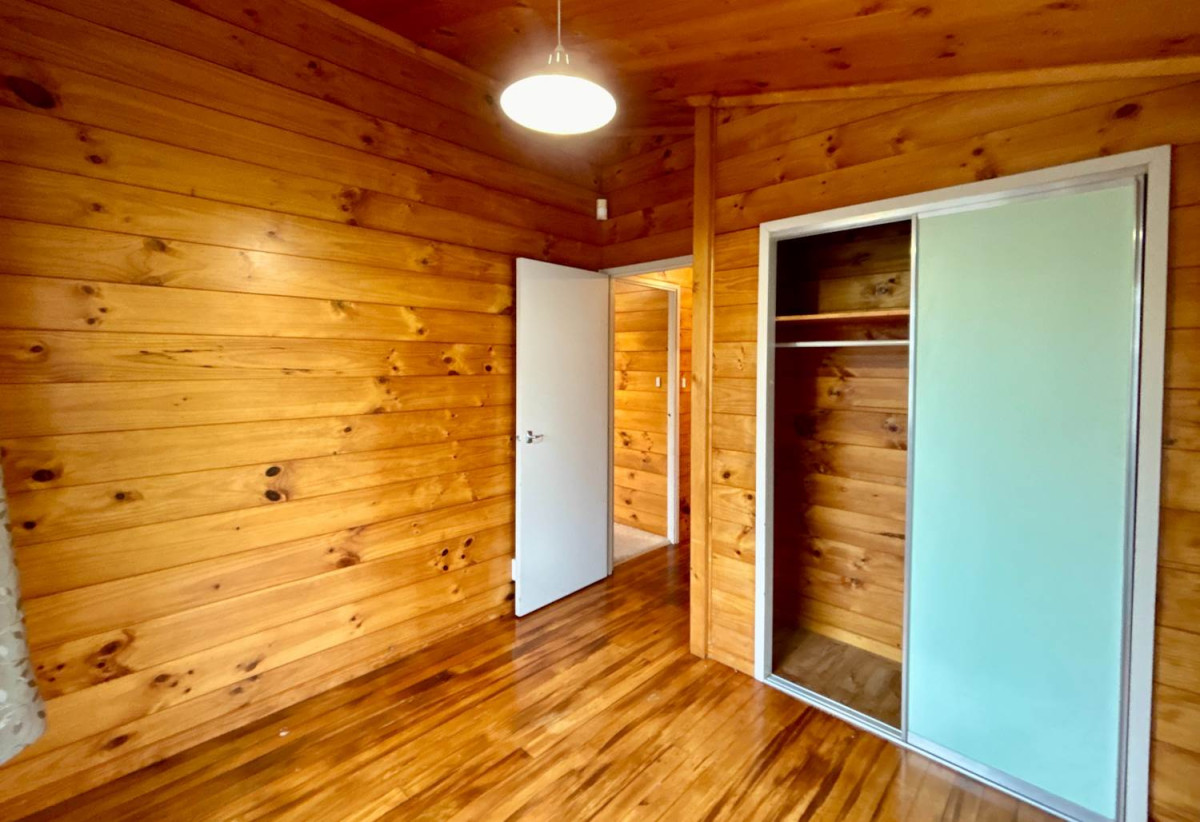 For rent, Macleans College zone, 3 beds 1 bath house with garage, available 3rd July, 4 Micawber Place, Mellons Bay