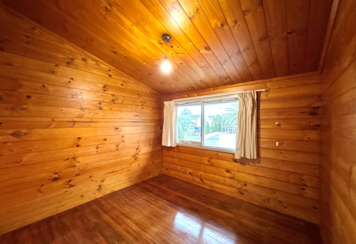 For rent, Macleans College zone, 3 beds 1 bath house with garage, available 3rd July, 4 Micawber Place, Mellons Bay