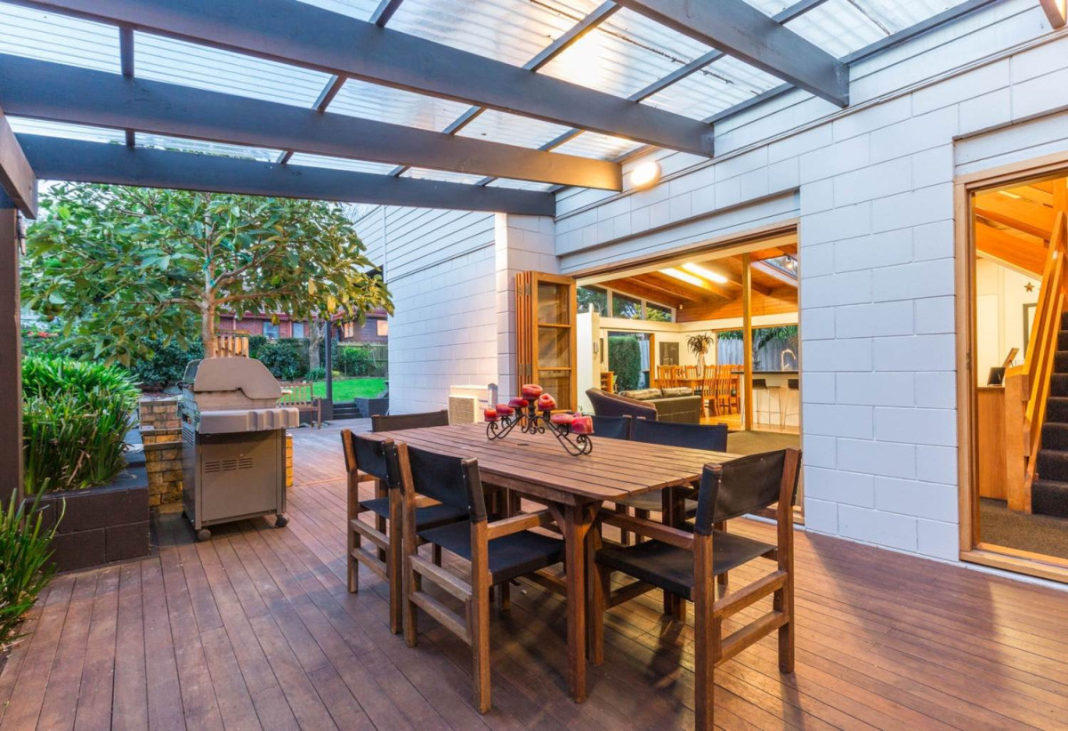 For rent, Macleans College zone, 4 beds 3 baths house with double garage, available 10th July, 16 Sorrel Crescent, Bucklands Beach, Auckland