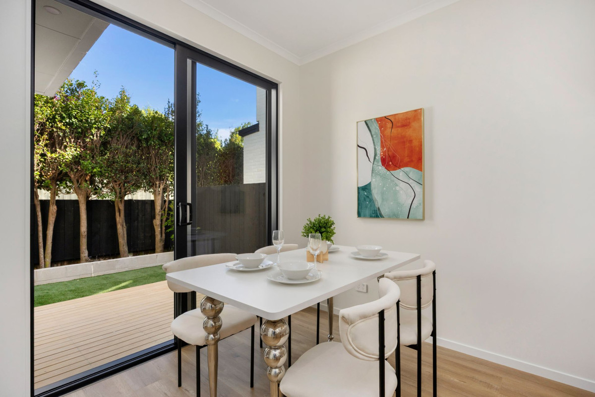 10 Years Master Builder Guarantee, 137m2 Brandnew standalone 3 beds 2.5 baths home with garage, close to motorway access, local shops, parks, zoned for Stanhope Road School, One Tree Hill College and Baradene College, 7A Vause Street Ellerslie, Auckland
