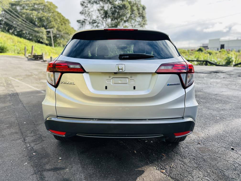 2015 Honda Vezel SPORTS HYBRID !! RV/SUV Tiptronic, 5 seats, Silver, New Import, Hybrid, 1,500 cc, 41,162 km