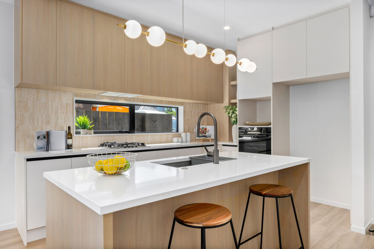 10 Years Master Builder Guarantee, 137m2 Brandnew standalone 3 beds 2.5 baths home with garage, close to motorway access, local shops, parks, zoned for Stanhope Road School, One Tree Hill College and Baradene College, 7A Vause Street Ellerslie, Auckland