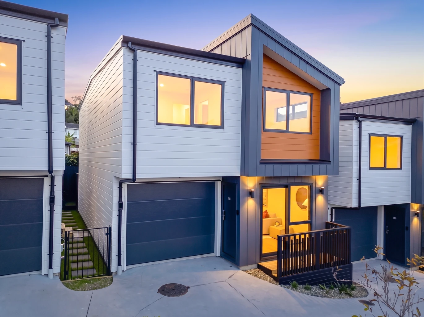 10-Year Stamford Building Warranty, Brandnew standalone 4 beds 2.5 baths home with garage + EV charging pre-wiring, Prime location near top schools, pristine beaches, and cafes, Motivated vendor, 14C Gerontius Glade Torbay, Auckland