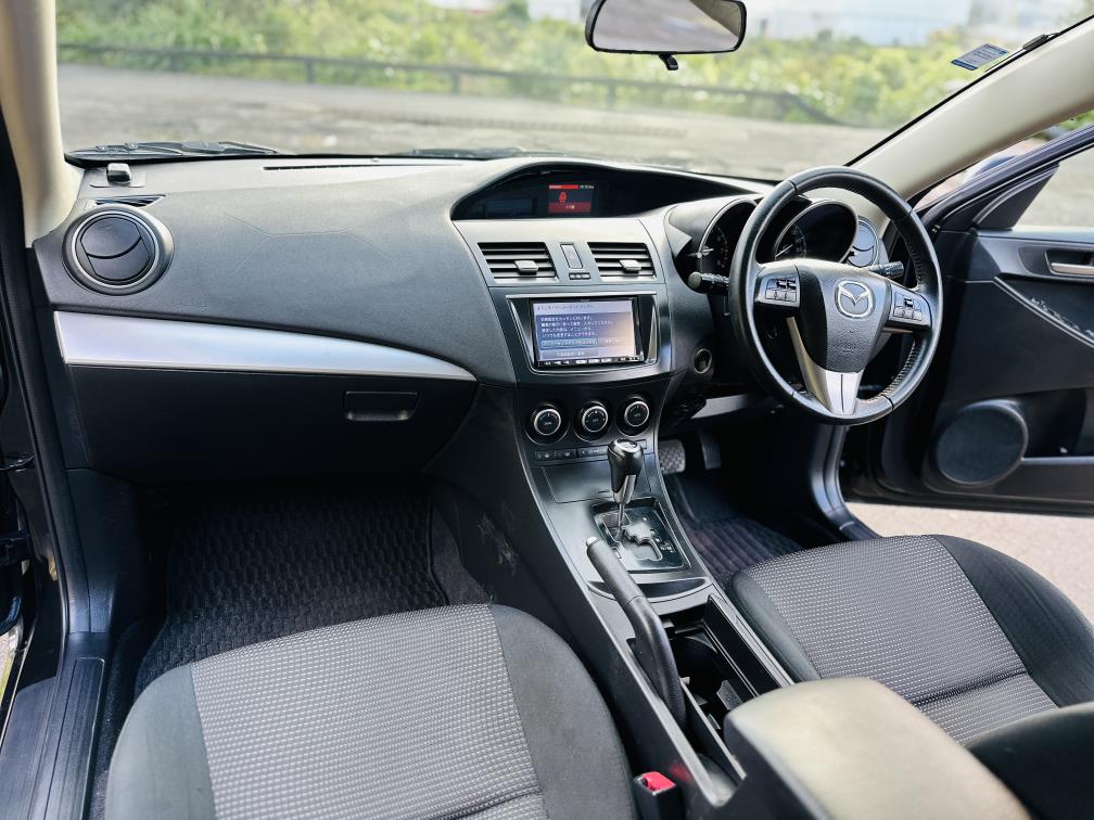 2013 Mazda Axela 15S SPORTS !! Hatchback Tiptronic, 5 seats, Black, New Import, Petrol, 1,500 cc, 49,159 km