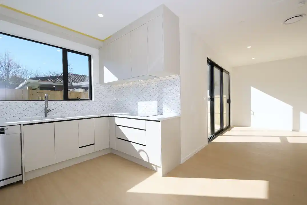 For rent, 4 beds 3 baths house with garage, Available from 1st July, 31A Culver Tce, Howick, Auckland