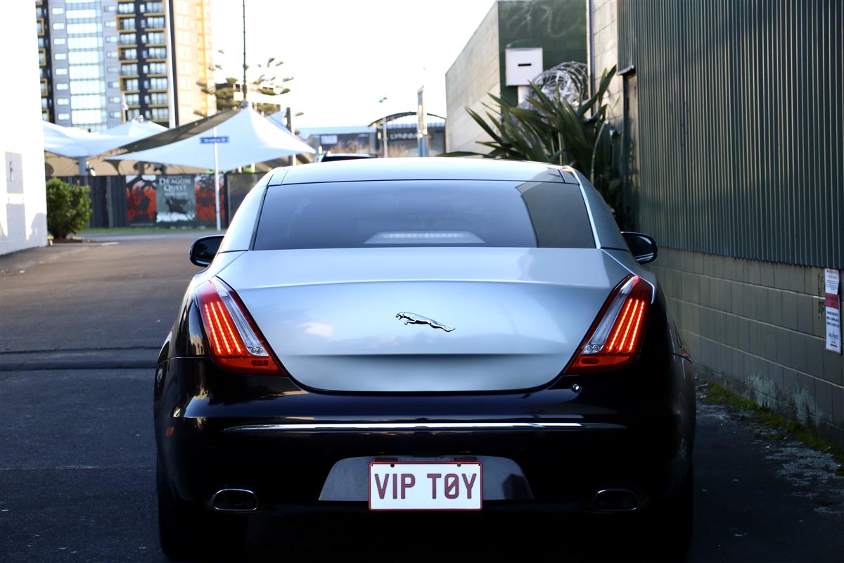 2010 Jaguar XJ V8 Premium Luxury Edition Sedan Automatic, 5 seats, 1 owner, Petrol, 4,999 cc, 56,000 km
