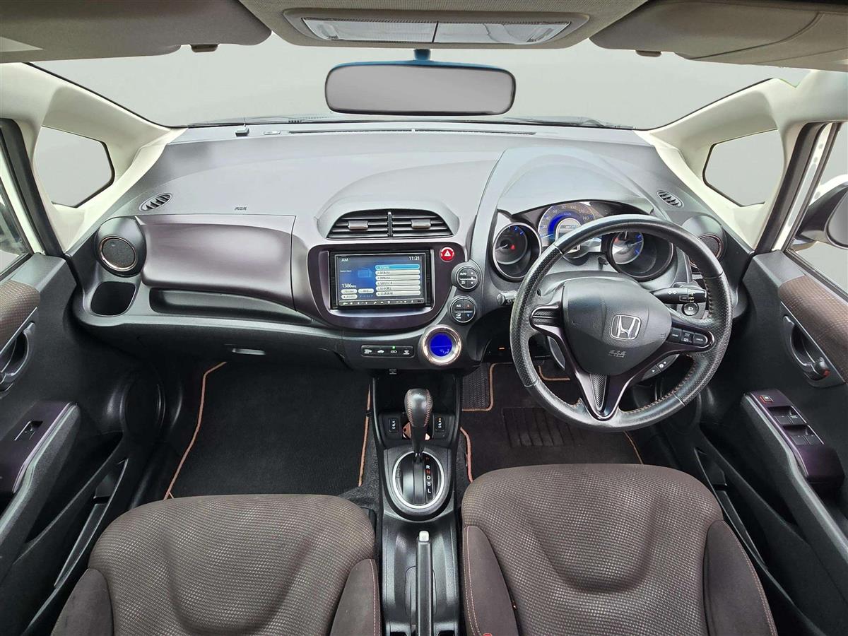 2012 Honda Fit HYBRID !! Top Spec !! heated seats !! Cruise control !! Reverse camera Hatchback Automatic, 5 seats, Hybrid, 1,339 cc, 154,359 km
