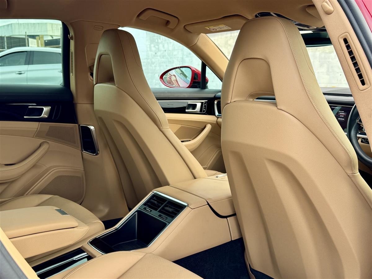 2019 Porsche Panamera V6T Facelift Sedan Automatic, 4 seats, Petrol, 3,000 cc, 104,000 km